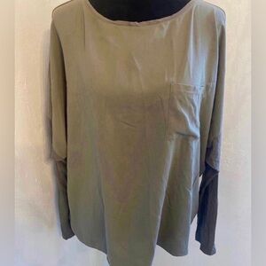 Women’s Long Sleeve Top (Size XL)